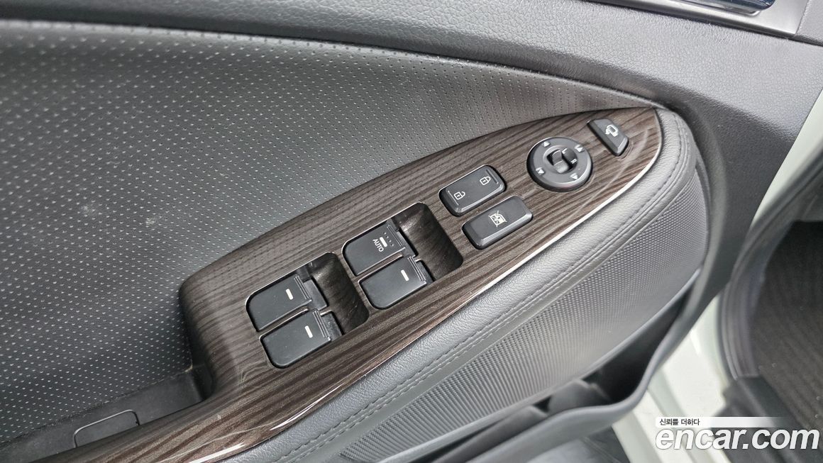 Kia K5 2011