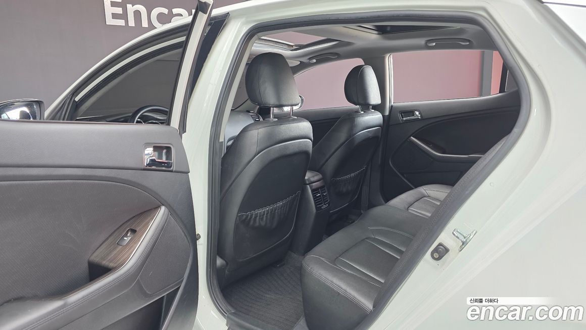 Kia K5 2011