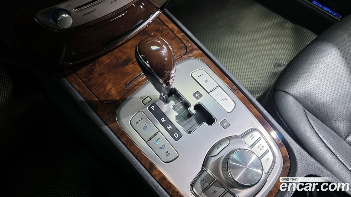 Hyundai Genesis 2010