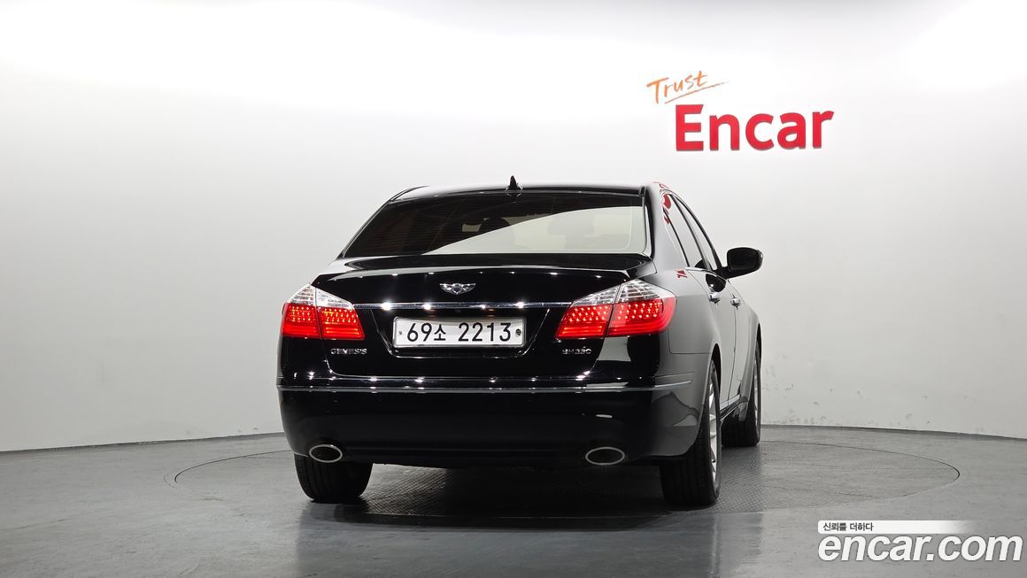 Hyundai Genesis 2010