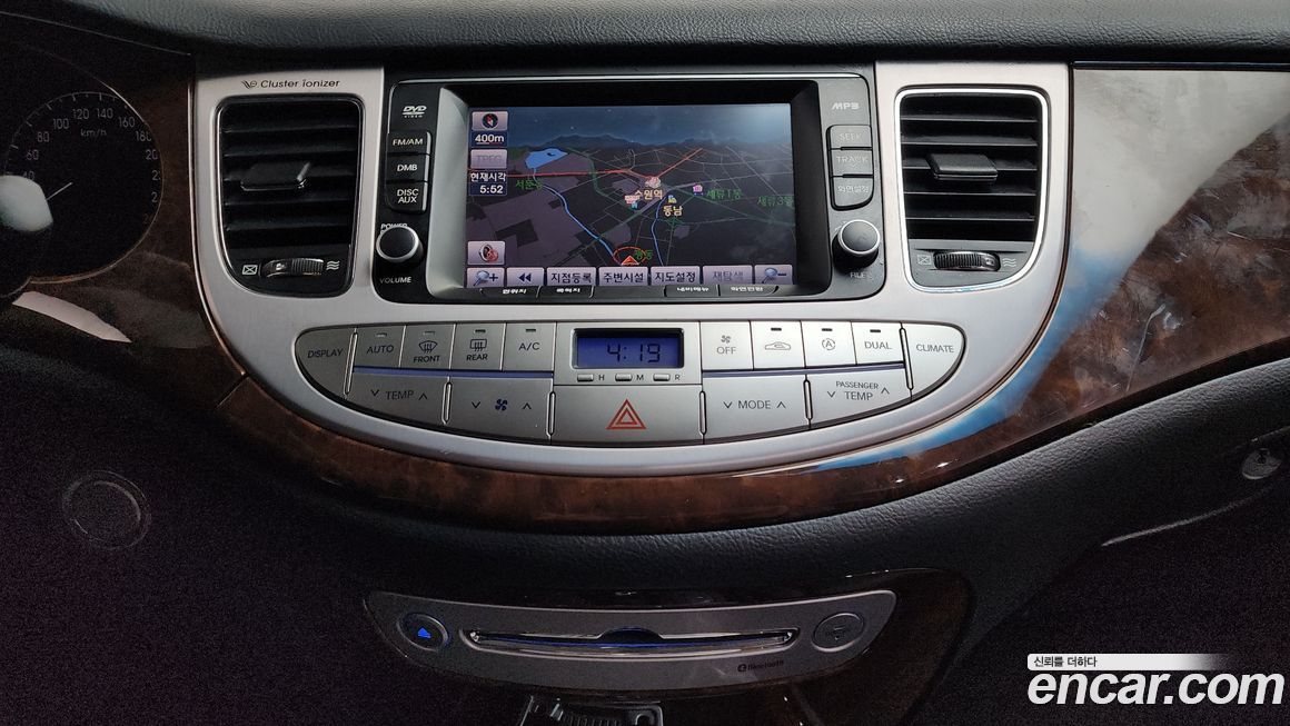 Hyundai Genesis 2011