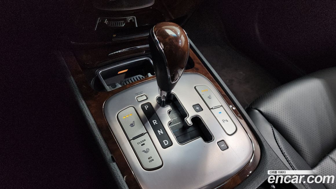 Hyundai Genesis 2011