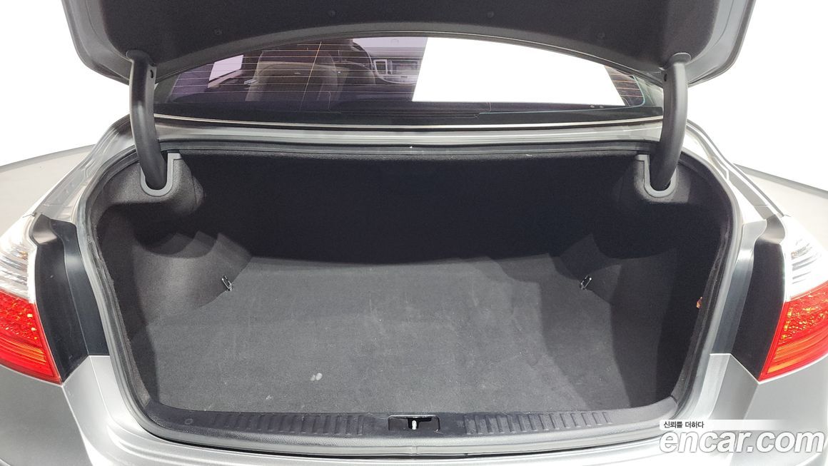 Hyundai Genesis 2011