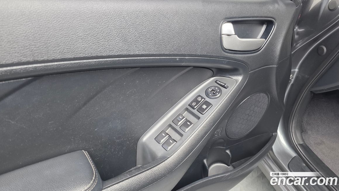 Kia K3 2016
