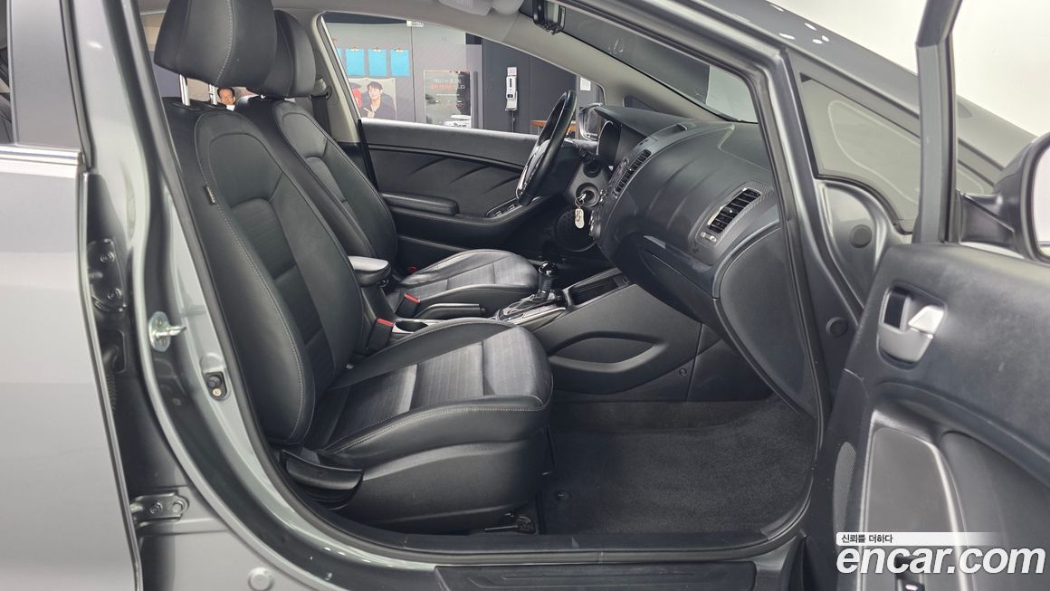 Kia K3 2016
