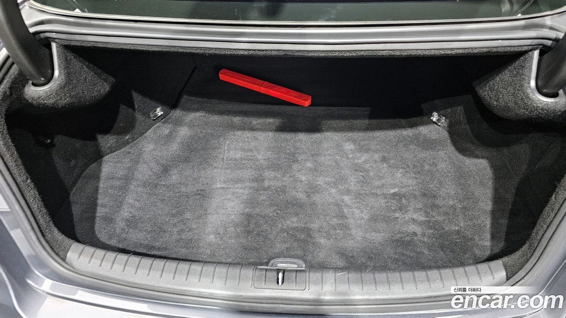 Hyundai Genesis 2016