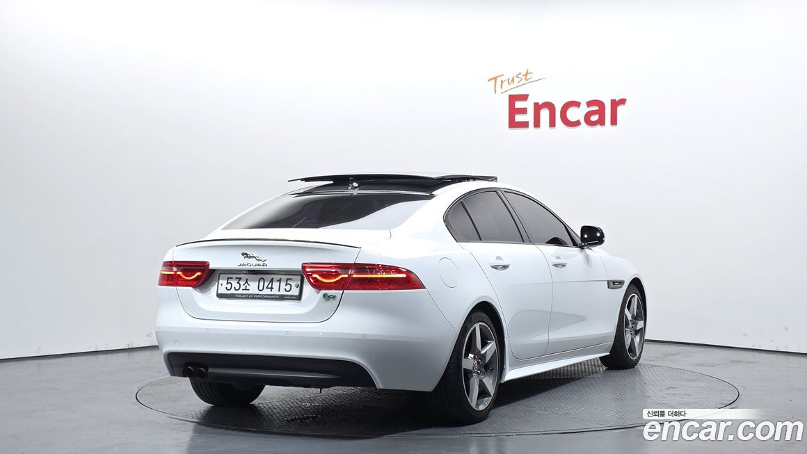 Jaguar XE 2016