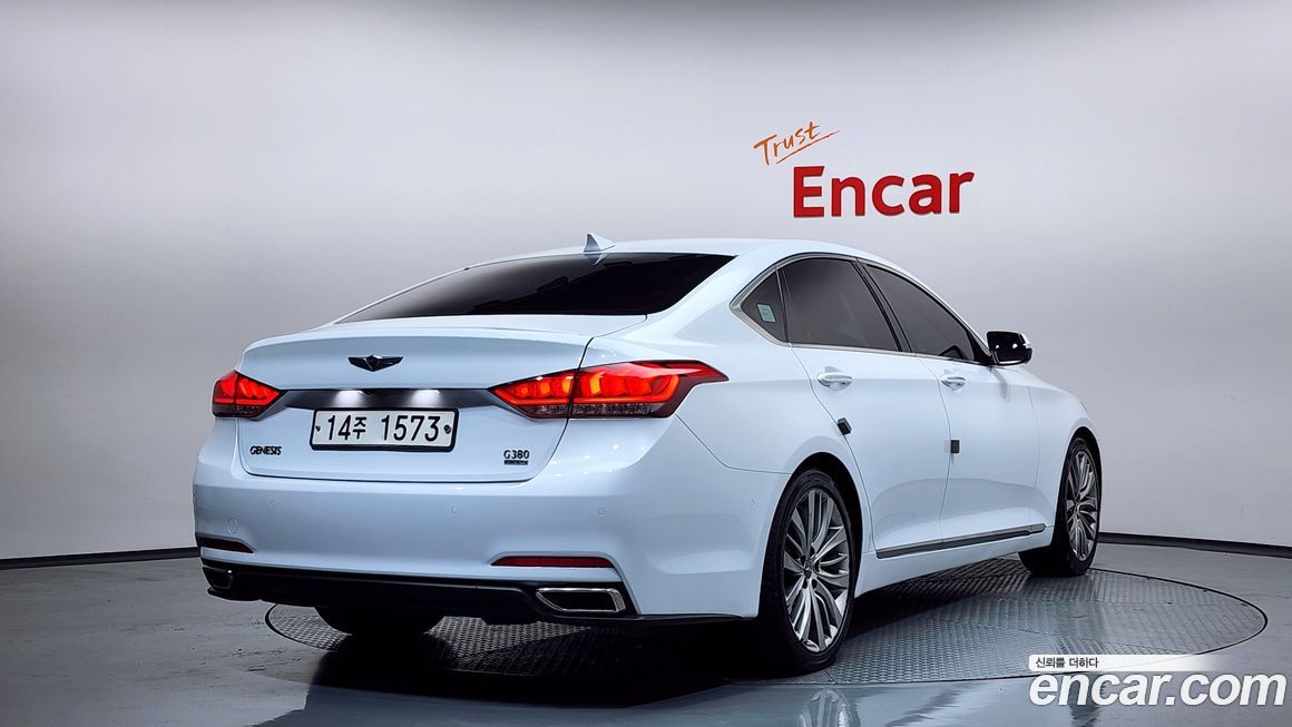 Hyundai Genesis 2016