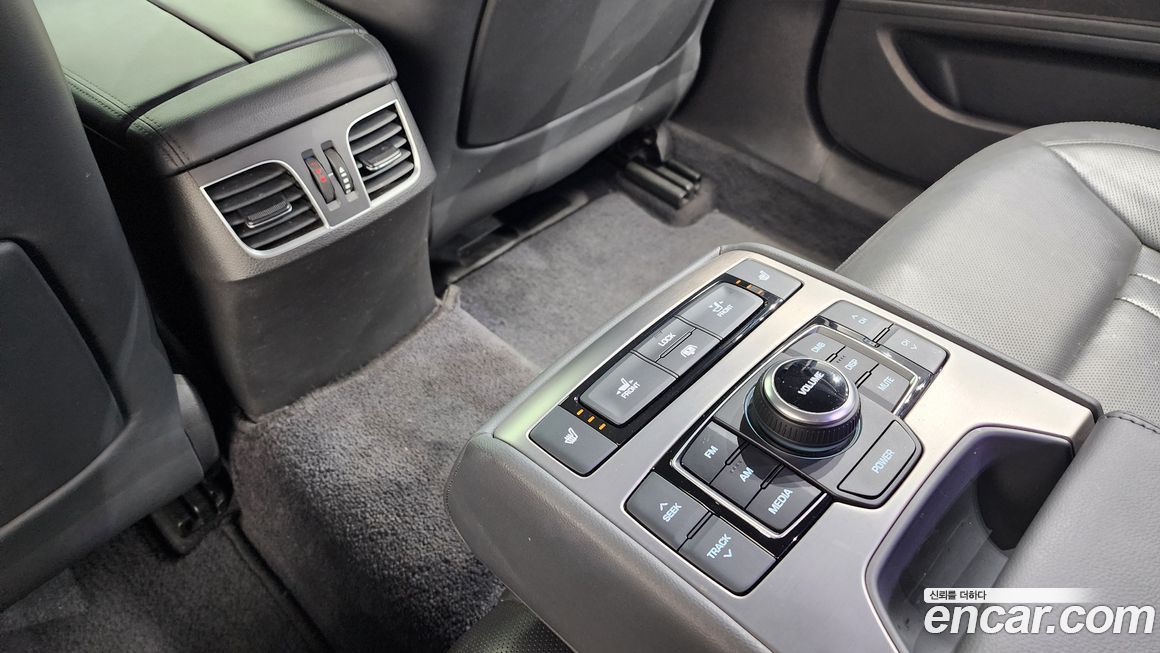 Hyundai Genesis 2016