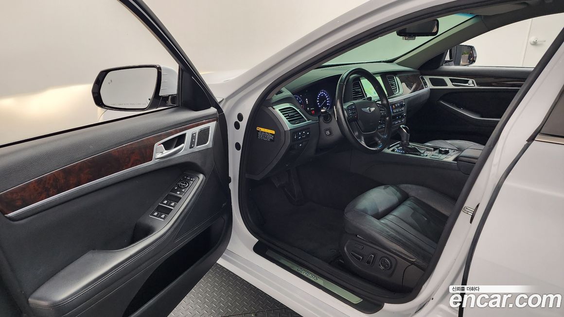 Hyundai Genesis 2016