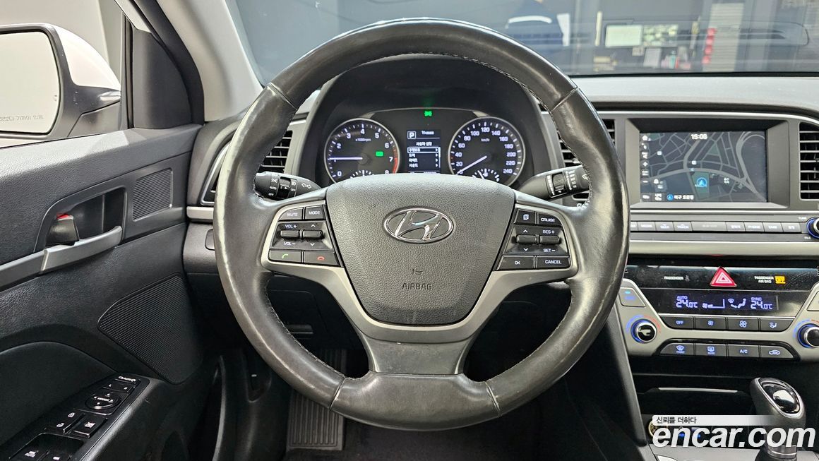 Hyundai AVANTE 2016