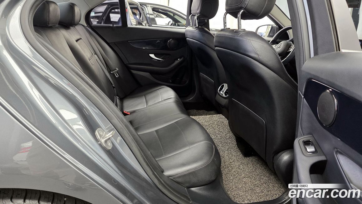 Mercedes-Benz C-Class 2020