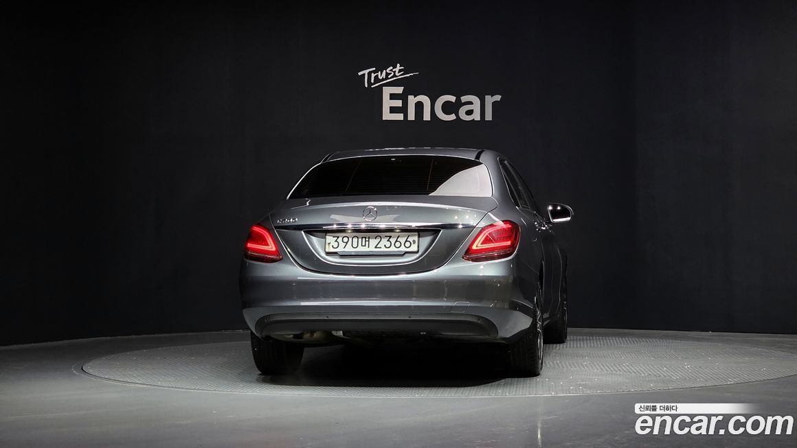 Mercedes-Benz C-Class 2020