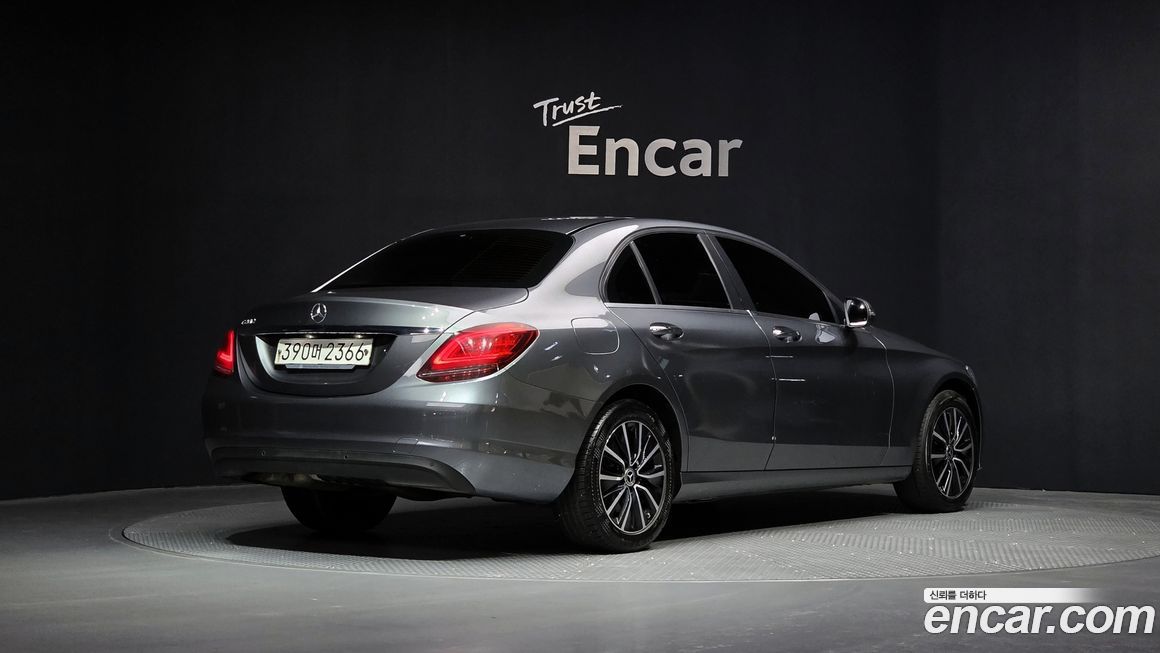 Mercedes-Benz C-Class 2020