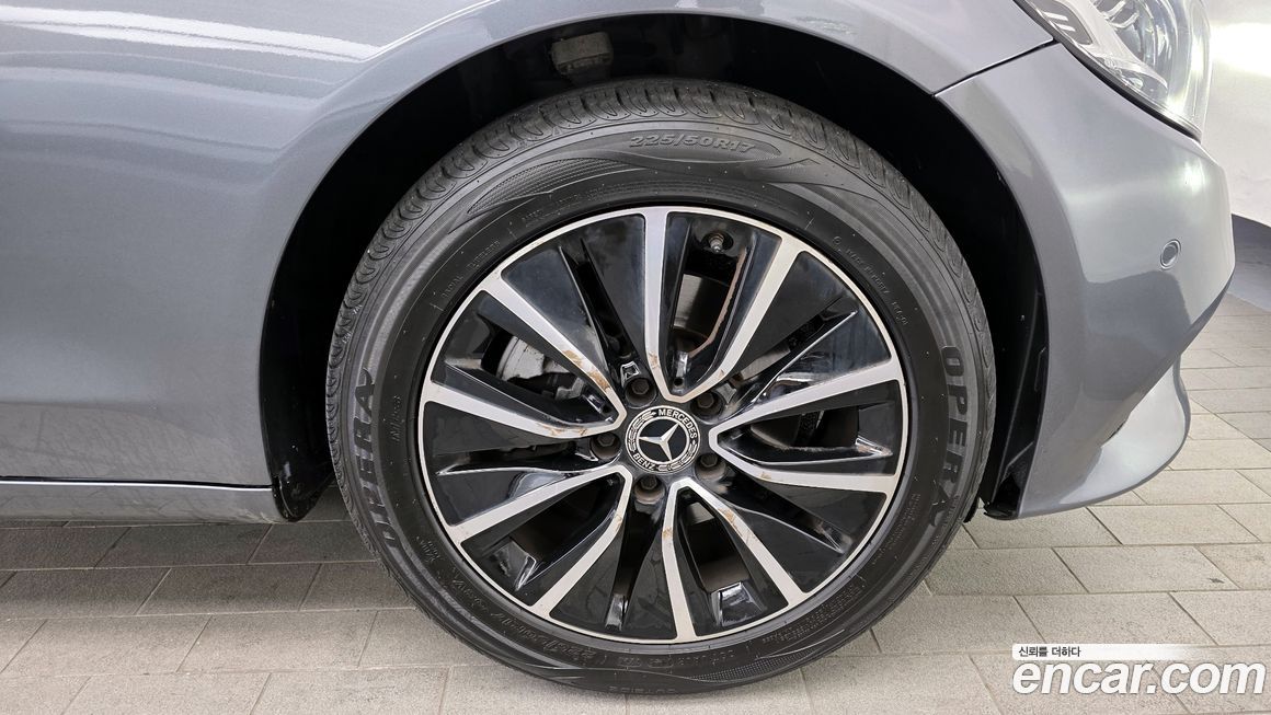 Mercedes-Benz C-Class 2020