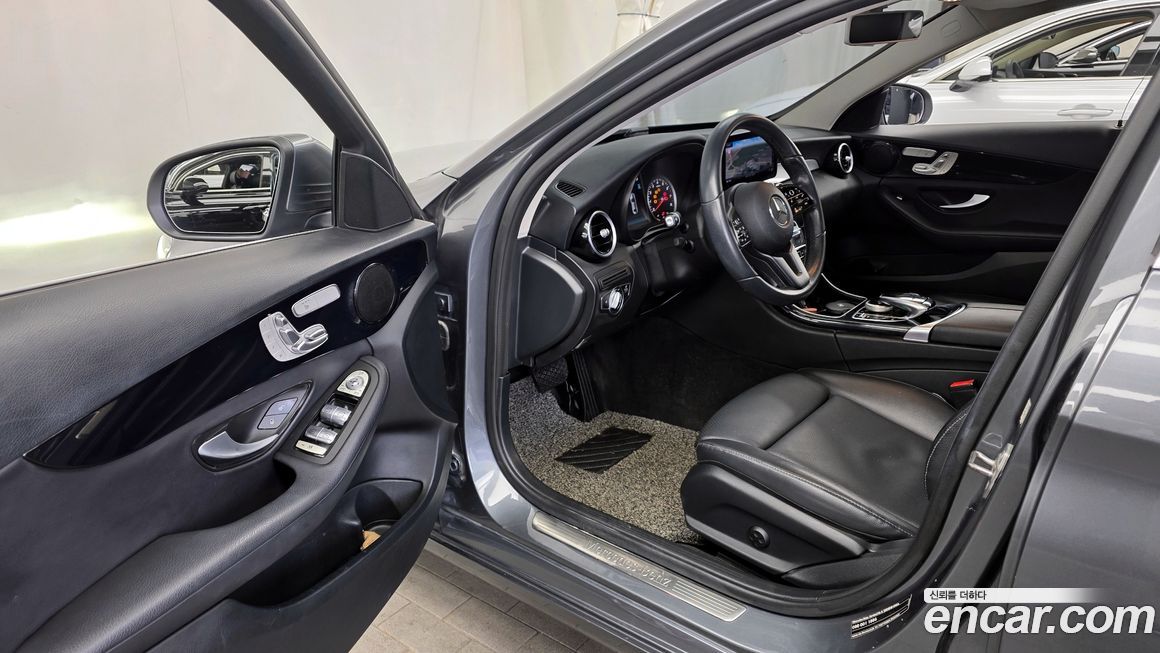 Mercedes-Benz C-Class 2020