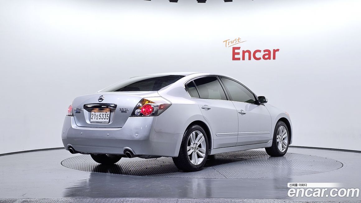 Nissan Altima 2012