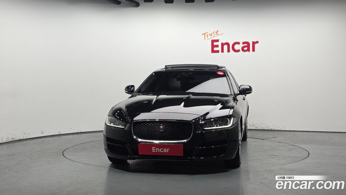 Jaguar XE 2018