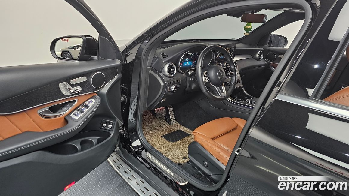 Mercedes-Benz GLC-Class 2021