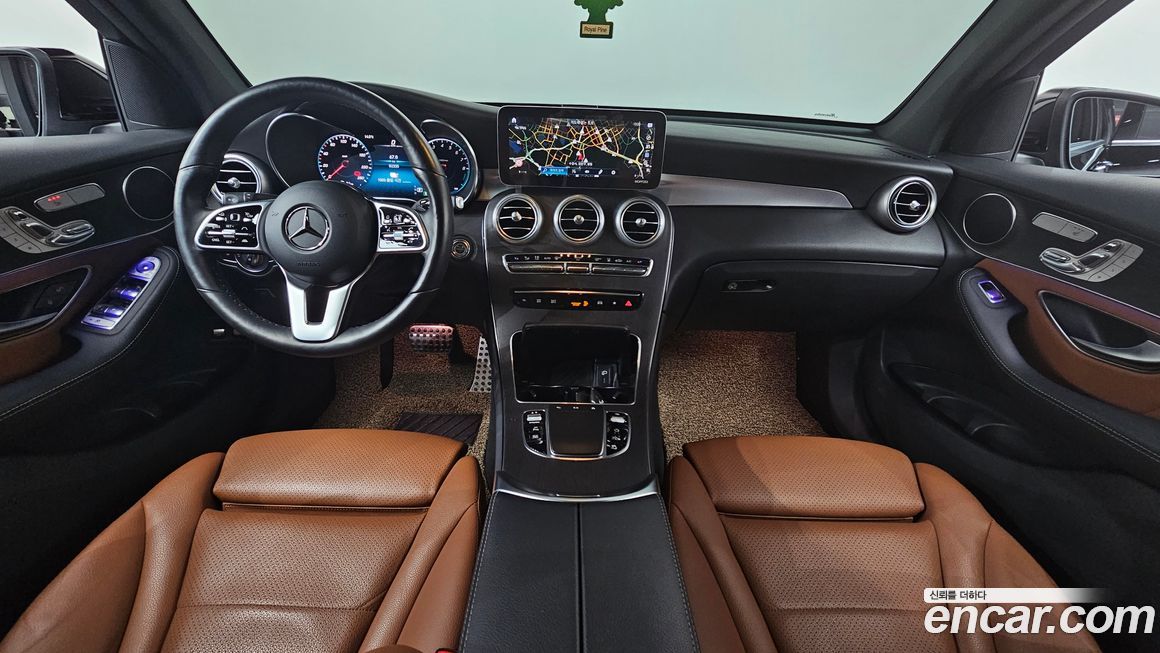 Mercedes-Benz GLC-Class 2021