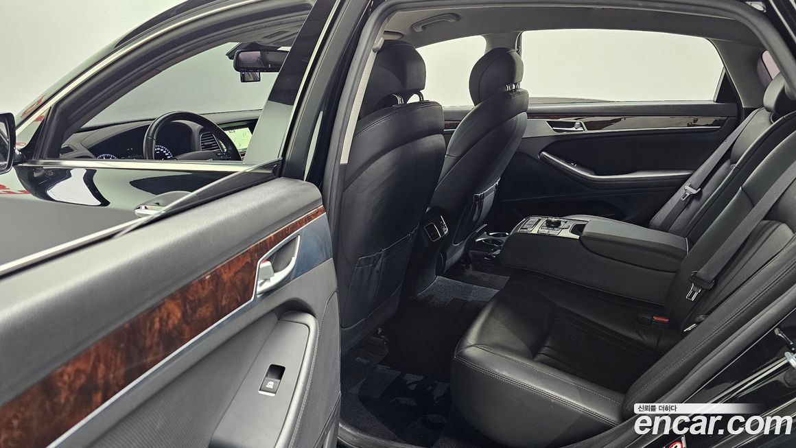 Hyundai Genesis 2016