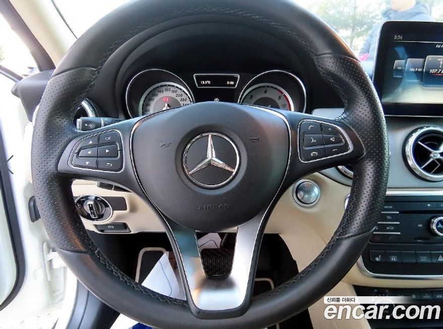 Mercedes-Benz GLA-Class 2017