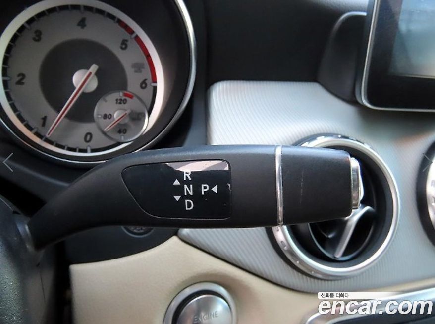 Mercedes-Benz GLA-Class 2017