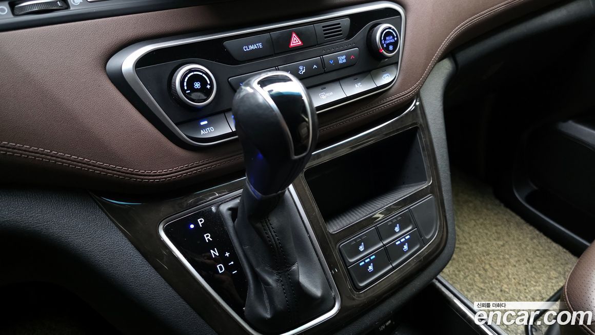 Hyundai Starex 2019