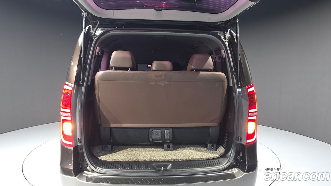 Hyundai Starex 2019
