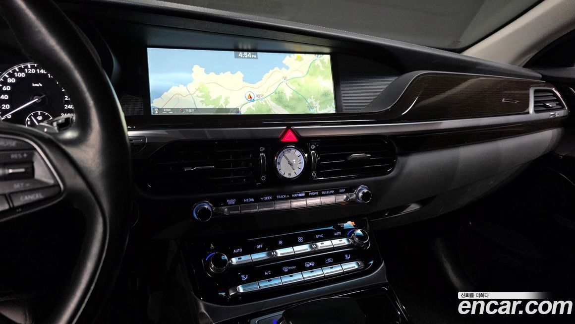 Genesis EQ900 2016