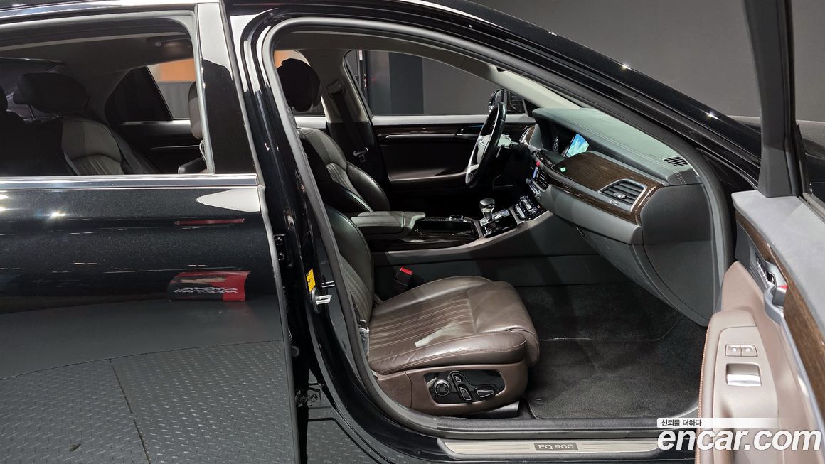 Genesis EQ900 2016