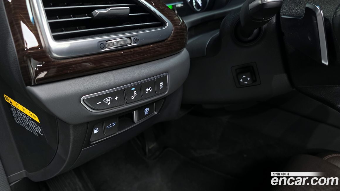 Genesis EQ900 2016