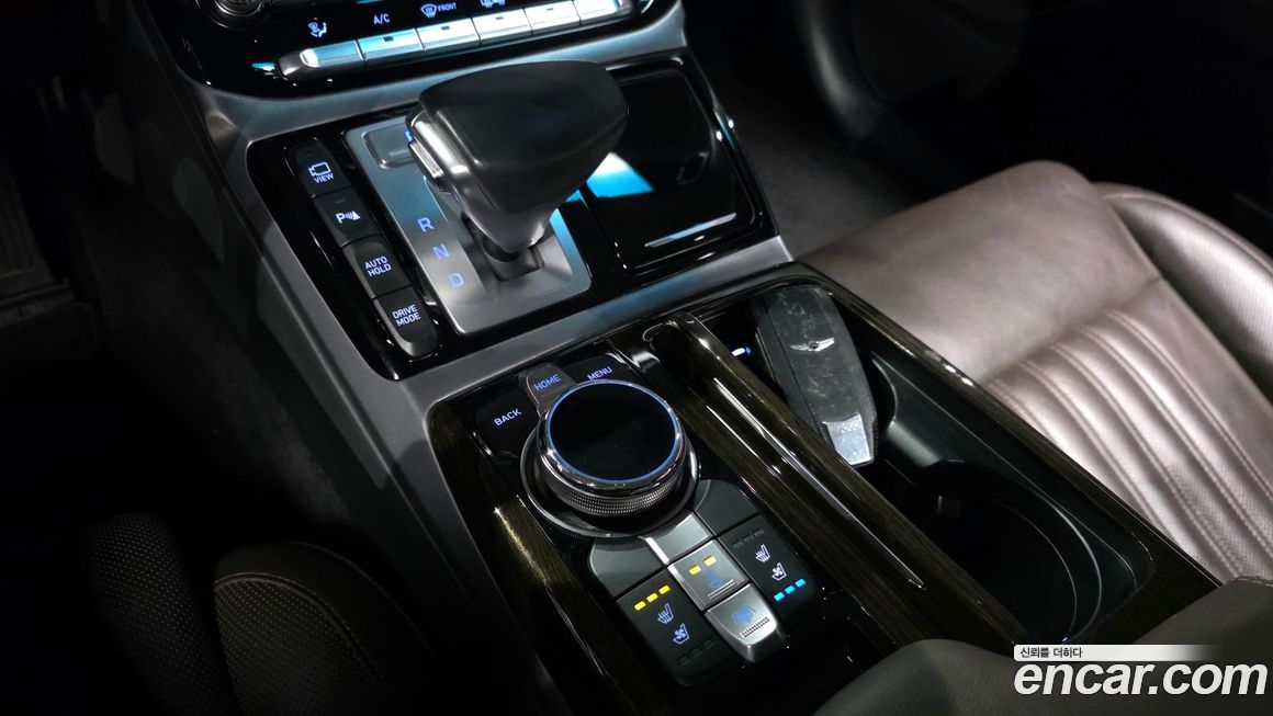 Genesis EQ900 2016