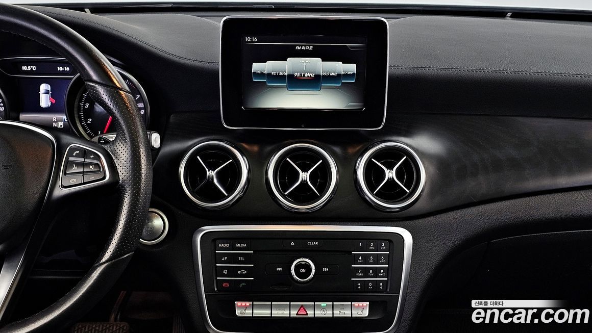 Mercedes-Benz GLA-Class 2018