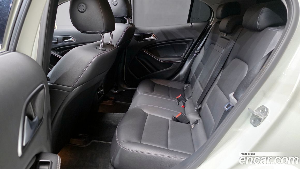 Mercedes-Benz GLA-Class 2017