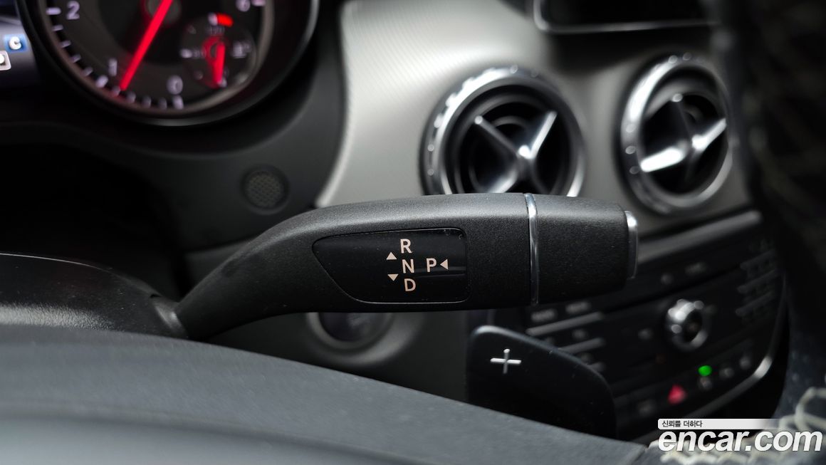 Mercedes-Benz GLA-Class 2017