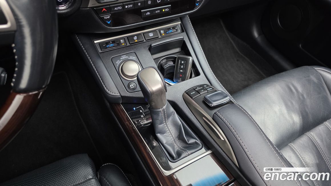 Lexus ES 2018