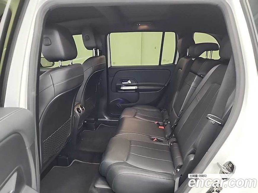 Mercedes-Benz GLB-Class 2021