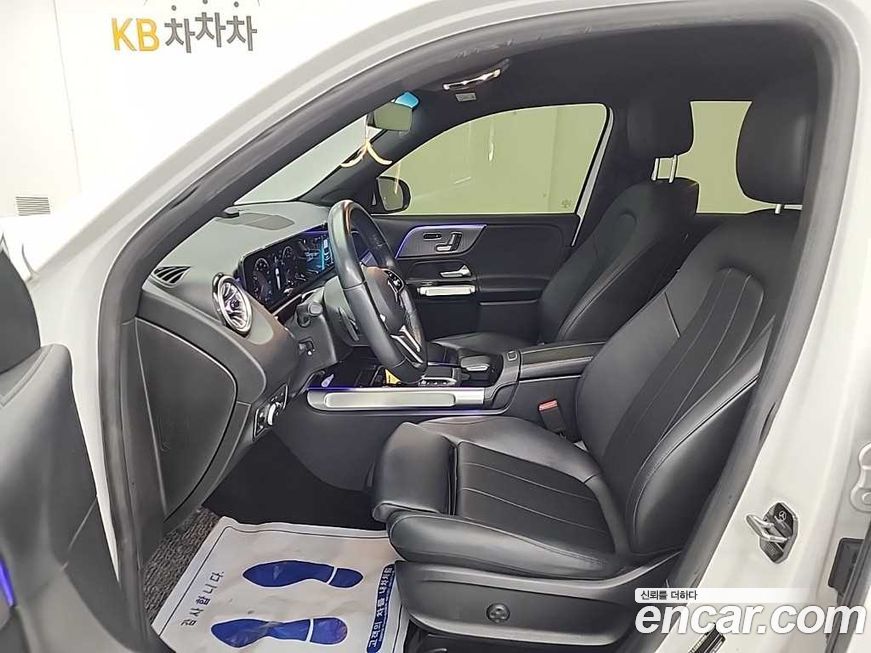 Mercedes-Benz GLB-Class 2021