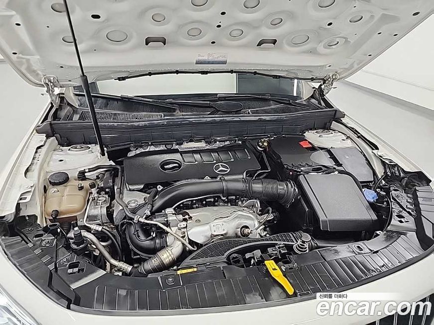 Mercedes-Benz GLB-Class 2021