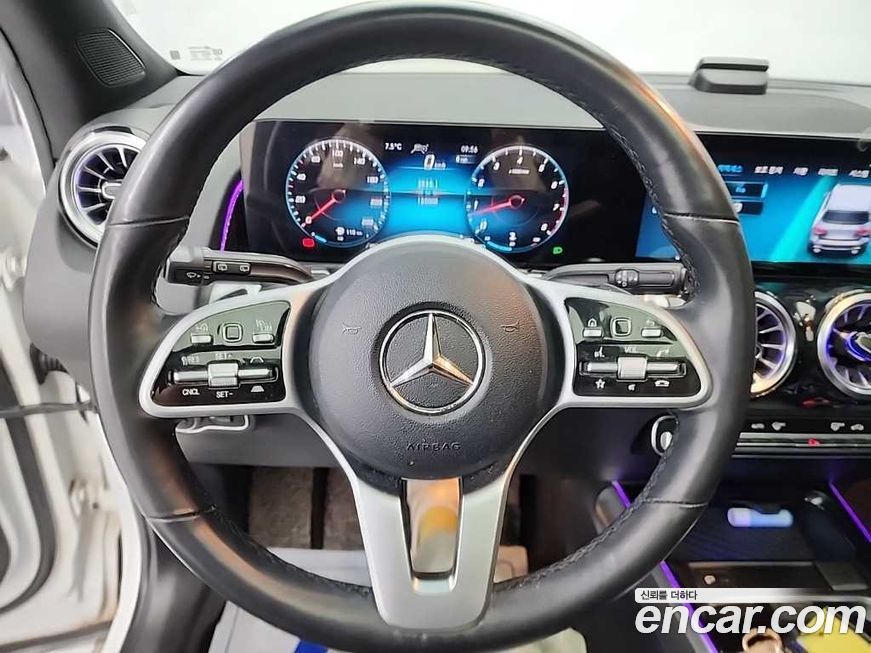 Mercedes-Benz GLB-Class 2021