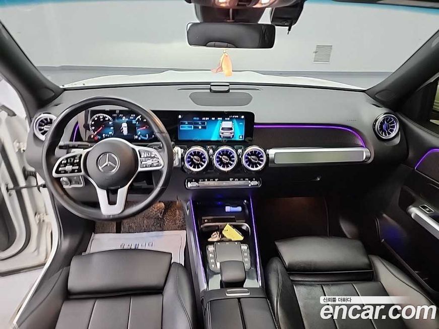 Mercedes-Benz GLB-Class 2021