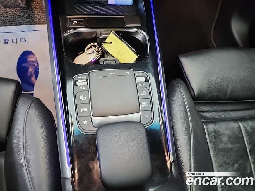 Mercedes-Benz GLB-Class 2021