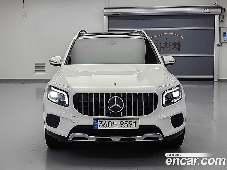 Mercedes-Benz GLB-Class 2021