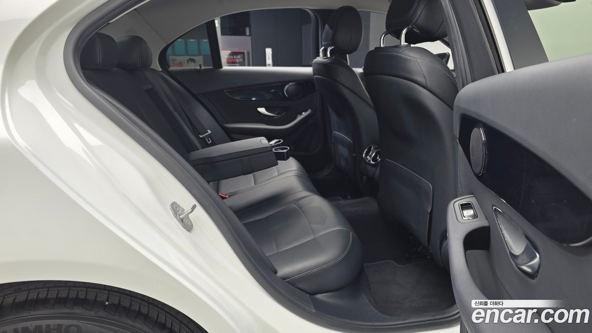 Mercedes-Benz C-Class 2020