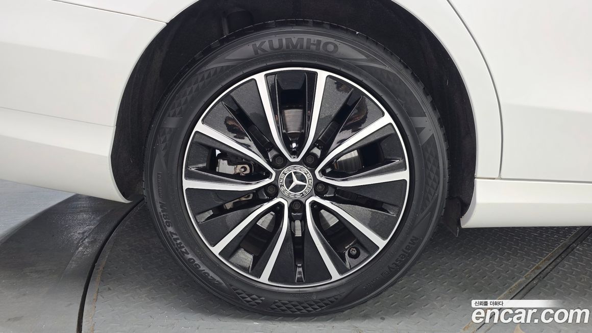 Mercedes-Benz C-Class 2020