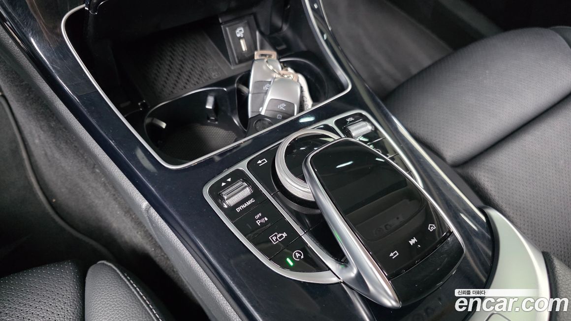 Mercedes-Benz C-Class 2020