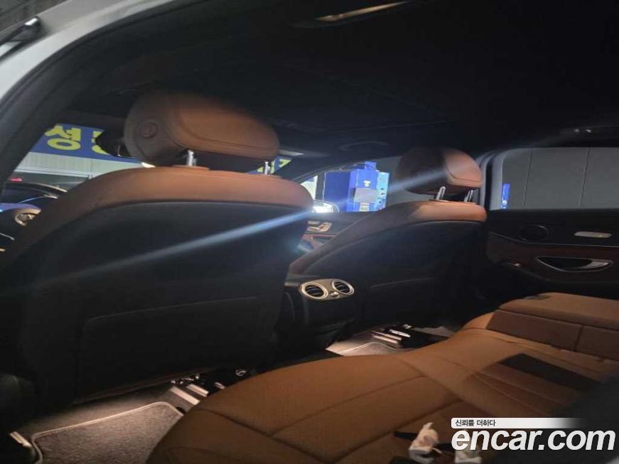 Mercedes-Benz GLC-Class 2021