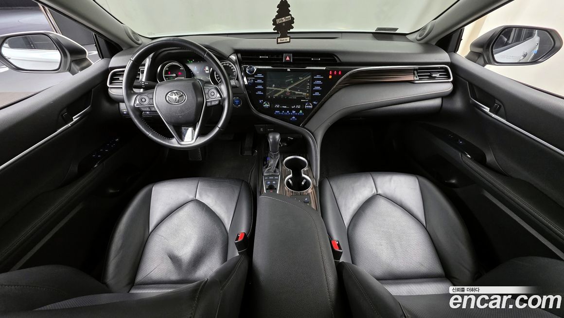 Toyota Camry 2019