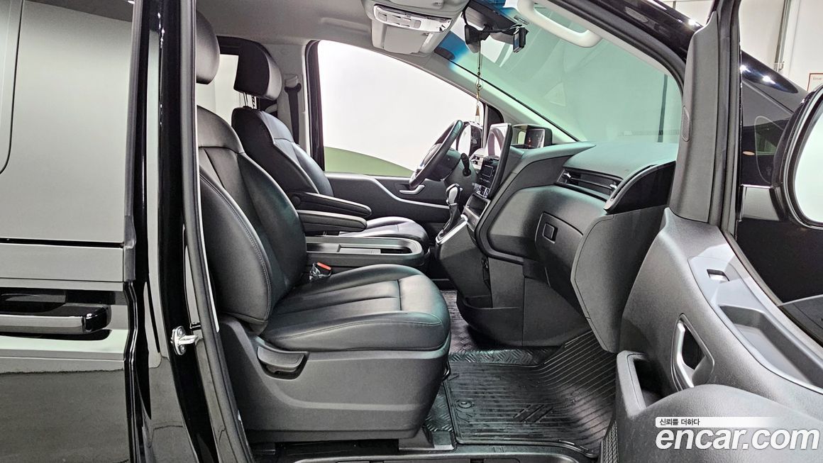 Hyundai Staria 2023